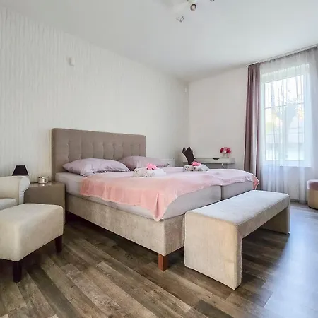 Apartamento Medencepart